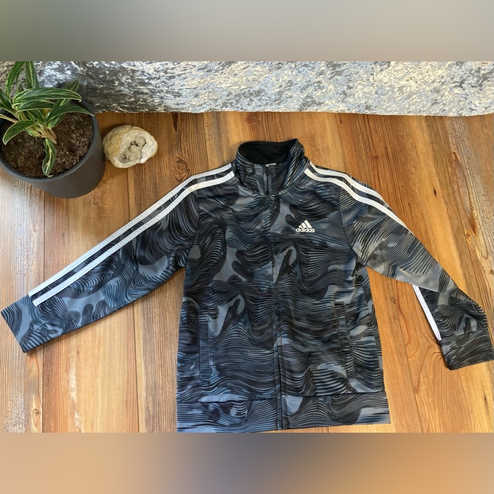 Adidas size 5 youth male zip up jacket